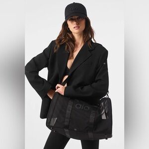 ALO YOGA | ✨NWOT✨ Sheer Duffle Bag in Black